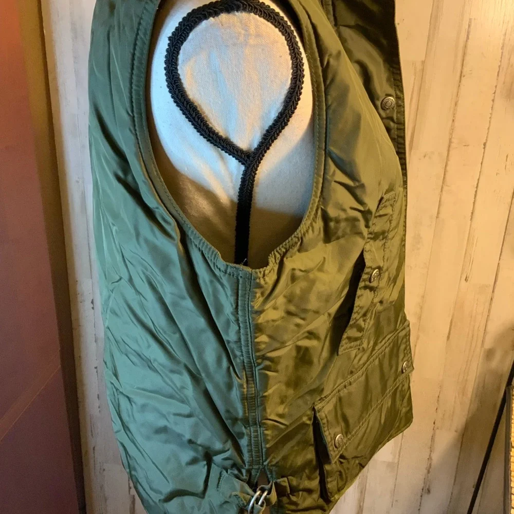 Lauren by Ralph Lauren lightly puffy reversible vest. Mist likely a small - Picture 3 of 9